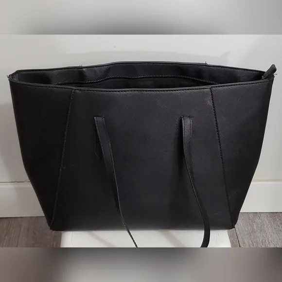 Hand Bag - Picture 3 of 3